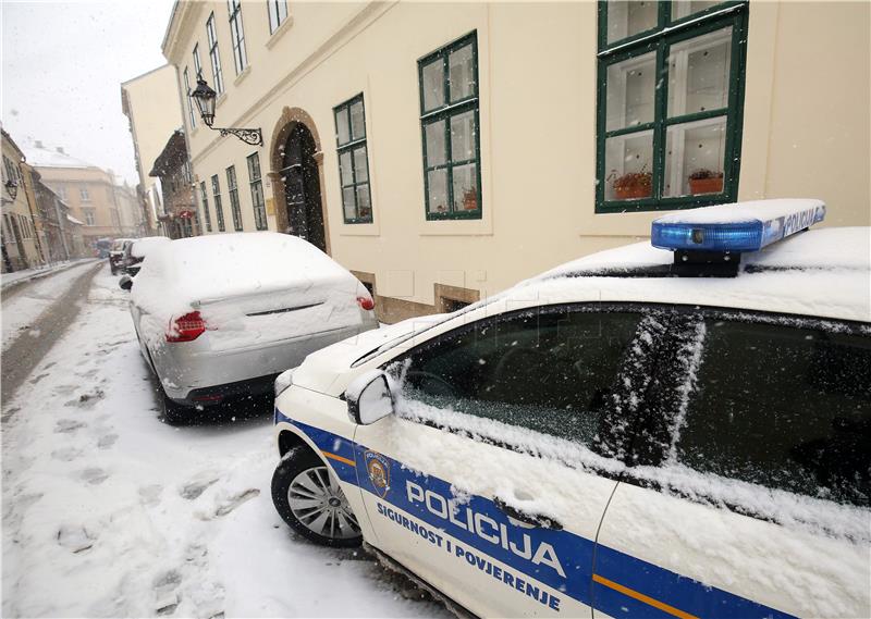 Opljačkana poslovnica Hrvatske pošte na Gornjem gradu