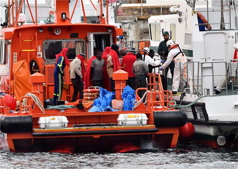 Europski čelnici podijeljeni glede povezivanja korištenja europskih fondova s prihvatom migranata