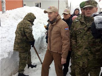 Krstičević u snježnim Delnicama: Vojska pomaže narodu u nevoljama, to nam je zadaća