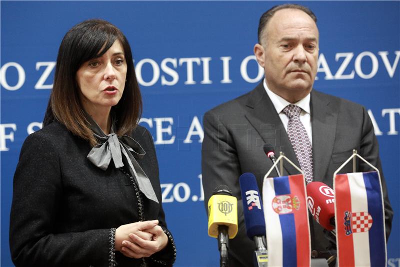 Croatian, Serbian education ministers hold talks