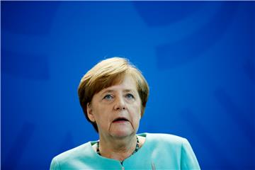 Merkel i Trump "zabrinuti" zbog "nepobjedivog" ruskog oružja