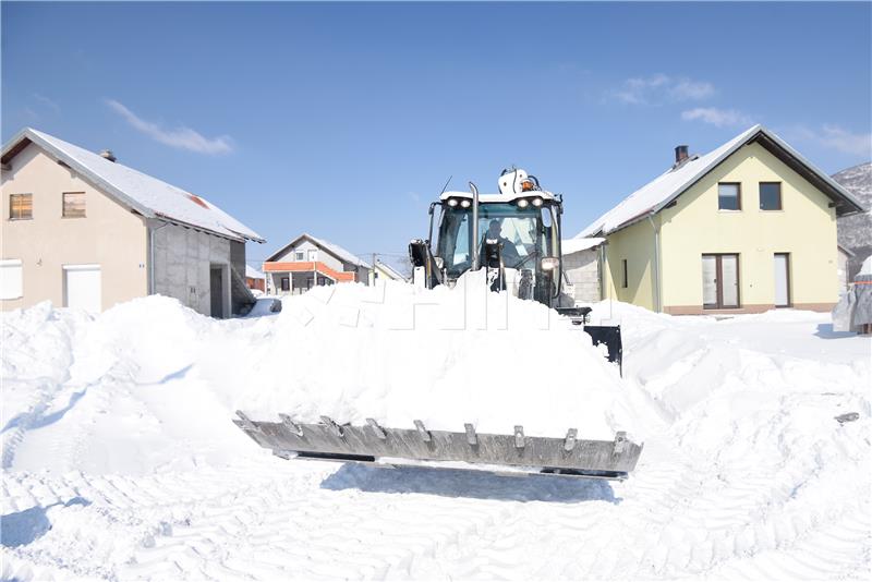 62-year-old man dies of hypothermia, icy conditions impeding traffic across Croatia