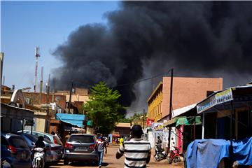 Ogranak al Qaede u Maliju preuzeo odgovornost za napade u Ouagadougou