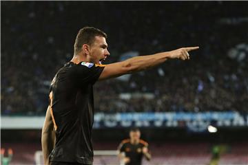 Italija: Napoli - Roma 2-4, dva pogotka Džeke