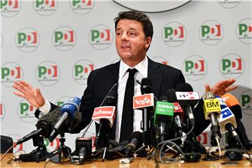 Renzi dao ostavku kao čelnik Demokratske stranke lijevog centra nakon teškog izbornog poraza 