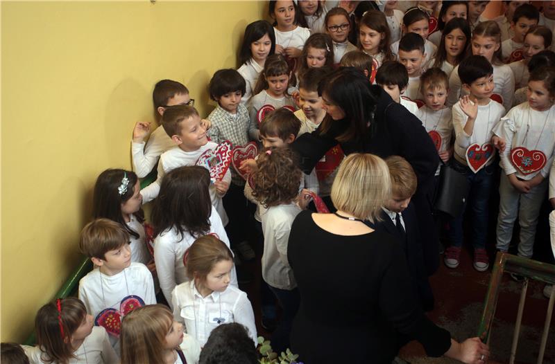 Blaženka Divjak posjetila  Osnovnu školu Tina Ujevića