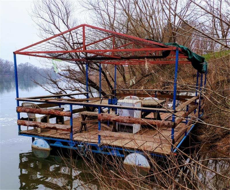 Traži se vlasnik odplutalog pontona na Kupi