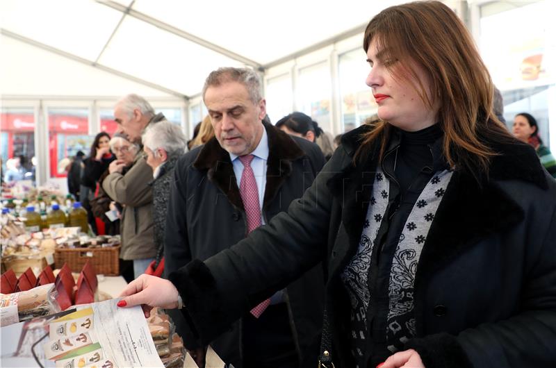 Otvoren sajam "Hrvatski otočni proizvod" na Trgu bana Jelačića