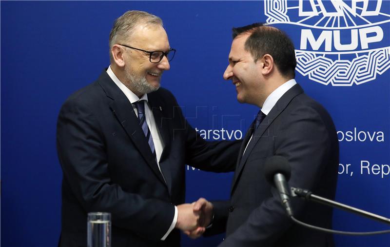 Croatian and Macedonian interior ministers meet in Zagreb