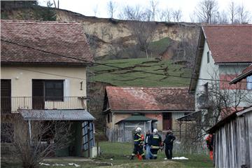 Zbog odrona u Hrvatskoj Kostajnici urušeno šest kuća