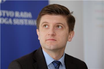 Z. Marić: Vlada će ovaj tjedan osmisliti set mjera za pomoć stradalima u Hrvatskoj Kostajnici 