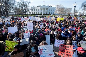 USA NATIONAL SCHOOL WALKOUT GUNS