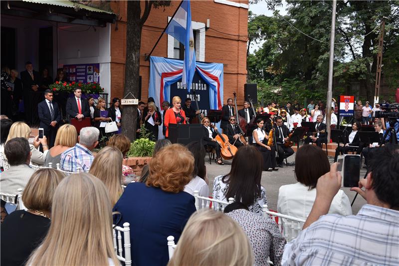 Grabar-Kitarovic visits Croat community in San Miguel de Tucuman