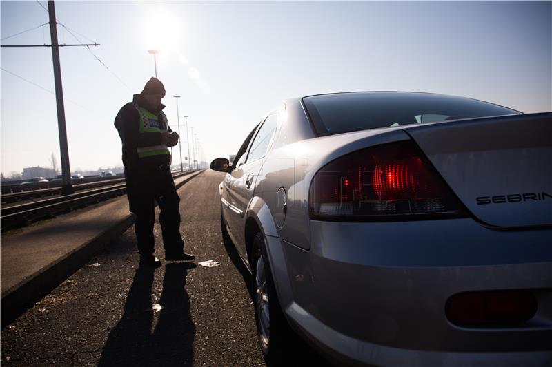 Po skliskom kolniku Splićanin jurio Likom sto km/h brže od ograničenja