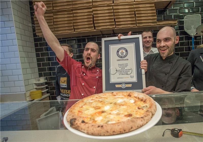 Pizza with 111 types of cheese in Berlin