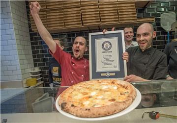 Pizza with 111 types of cheese in Berlin