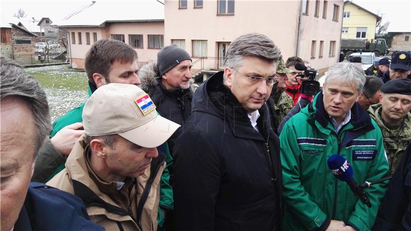 Stožer za obranu od poplave: Zahvaljujući suradnji svih službi u Jasenovcu je stanje još pod kontrolom