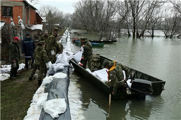 Vojska pomaže u Jasenovcu