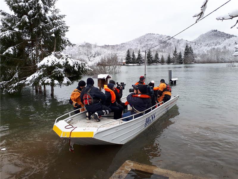  Kosinjski Bakovac je zahvaljujući vojsci opet povezan cestom, iako samo preko šuma  