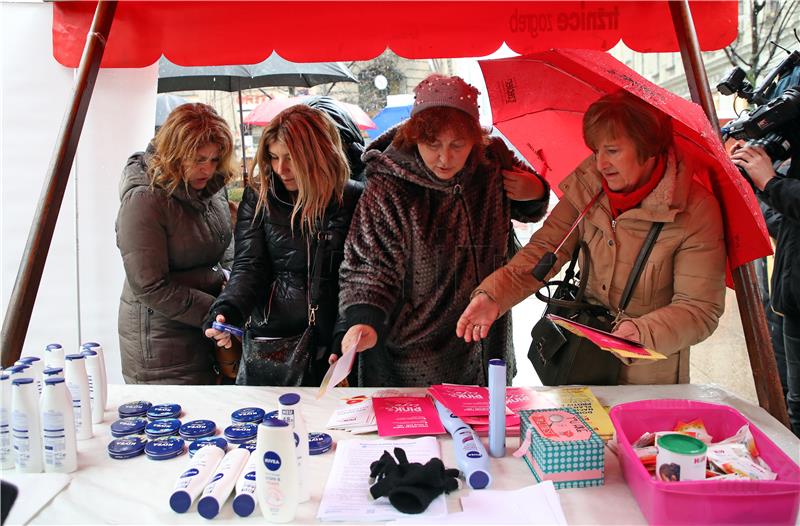 Udruga P.I.N.K life donirala KBC-u Zagreb aparat za limfnu drenažu