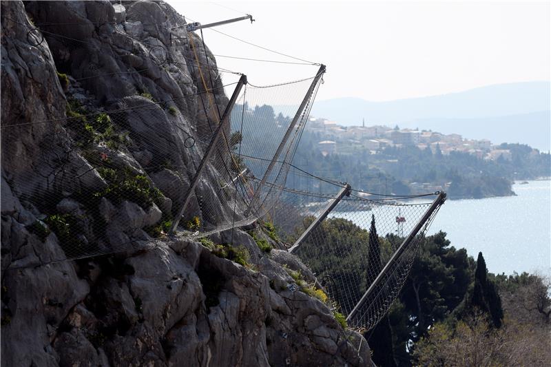 Konferencija za medije povodom helikopterske montaže protuodronskih zaštitnih barijera