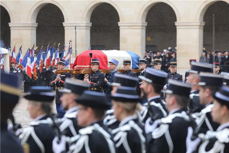 Francuska odala počast policajcu koji se žrtvovao u talačkoj krizi u Trebesu