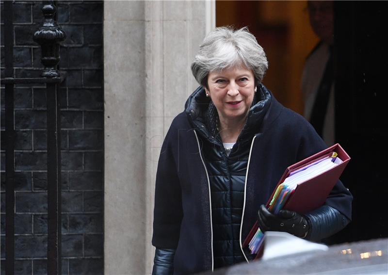 Theresa May obilazi zemlju kako bi s Britancima razgovarala o Brexitu