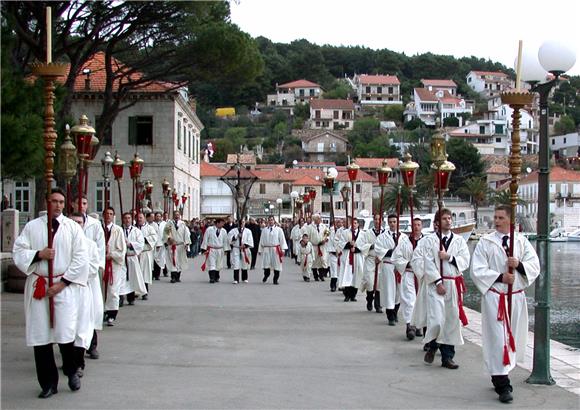 Plenkovic attends "Following the Cross" procession taking place on Maundy Thursday on Hvar