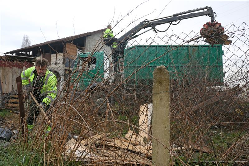 Sanacija divljeg deponija uz jezera Savica Šanci