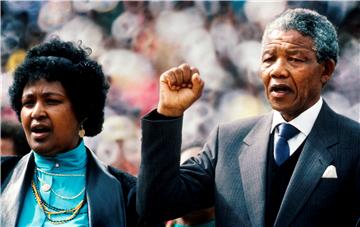 (FILE) SOUTH AFRICA PEOPLE WINNIE MANDELA DEATH