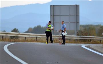 Mladić poginuo u padu s motora u Drenovcima