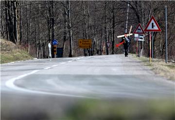 Nosi križ iz Rijeke do Zagreba za djecu kojoj su potrebni skupi lijekovi