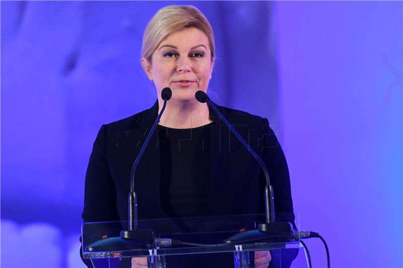 Predsjednica Grabar-Kitarović čestitala Uskrs provoslavnim vjernicima 