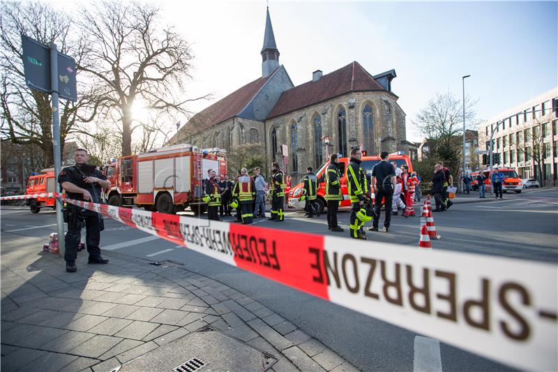 Najmanje četvoro mrtvih i 30 ranjenih u napadu kombijem u Muensteru