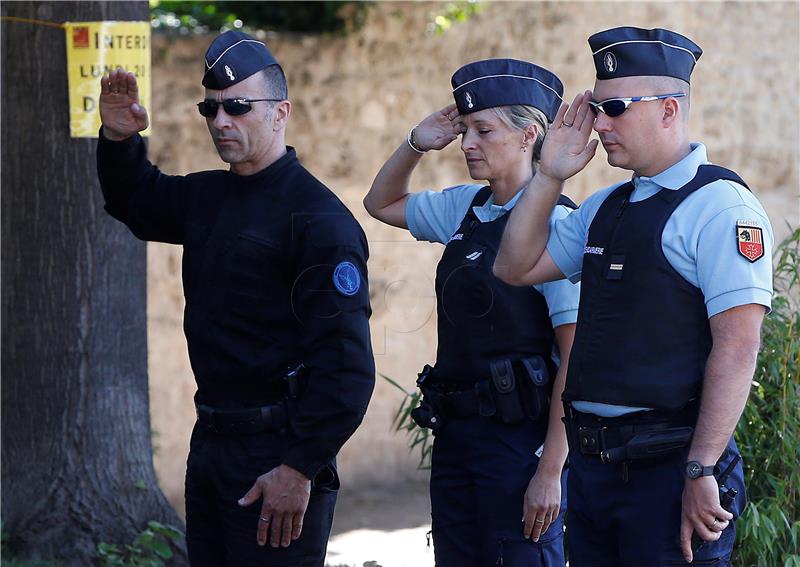 Francuska uhitila 6 osoba zbog ubojstva policajca i njegove supruge 2016.