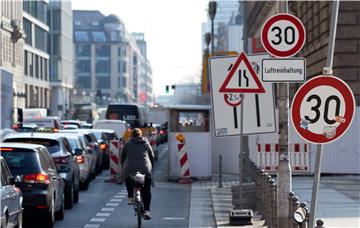 GERMANY POLLUTION SPEED LIMIT