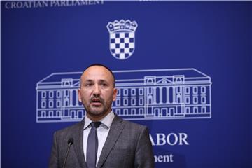 Tiskovna konferencija Hrvoja Zekanovića