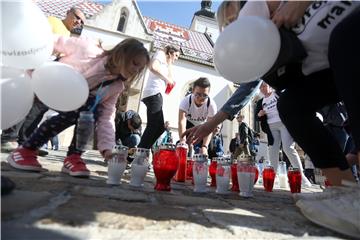 Prosvjed građana Slavonskoga Broda na Markovu trgu