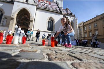 Prosvjed građana Slavonskoga Broda na Markovu trgu