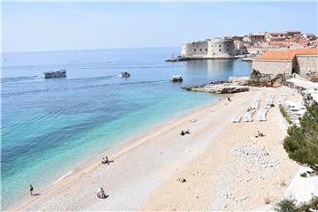 Kupači na dubrovačkim plažama Porporela i Banje