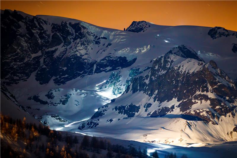 SWITZERLAND SKIING