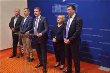 Tiskovna konferencija Gordana Jandrokovića nakon povratka iz Beograda