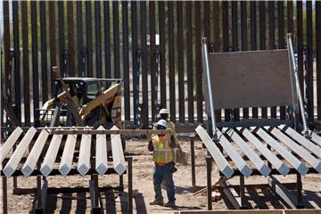 USA CALIFORNIA BORDER FENCE