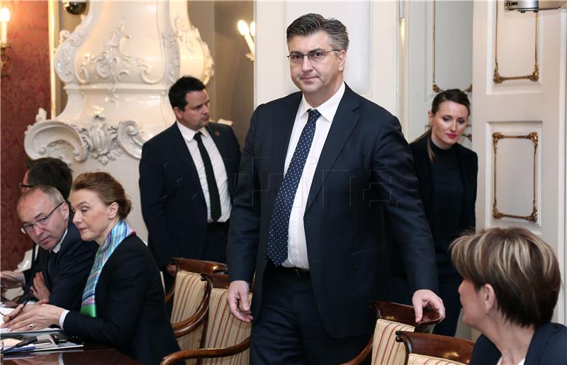 Croatia wants to develop relations, but Serbia must clearly condemn Seselj, says Plenkovic