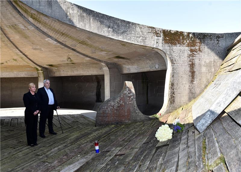 Croatian president pays tribute to Jasenovac concentration camp victims