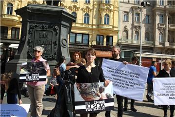 Performans "Ili žmiriš, ili si za kastraciju"