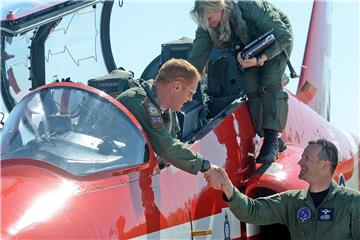 Akrobatska grupa RAF-a Red Arrows posjetila Krila Oluje