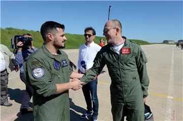 Akrobatska grupa RAF-a Red Arrows posjetila Krila Oluje