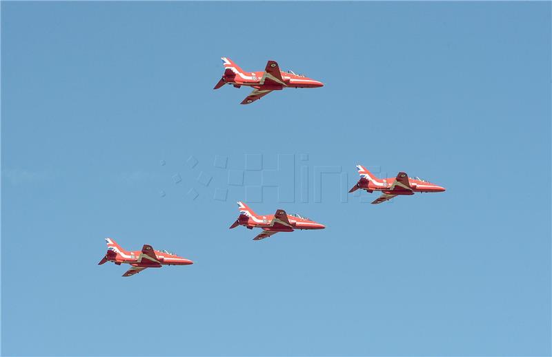 Akrobatska grupa RAF-a Red Arrows posjetila Krila Oluje