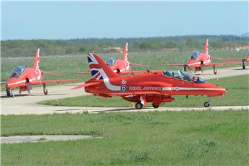 Akrobatska grupa RAF-a Red Arrows posjetila Krila Oluje